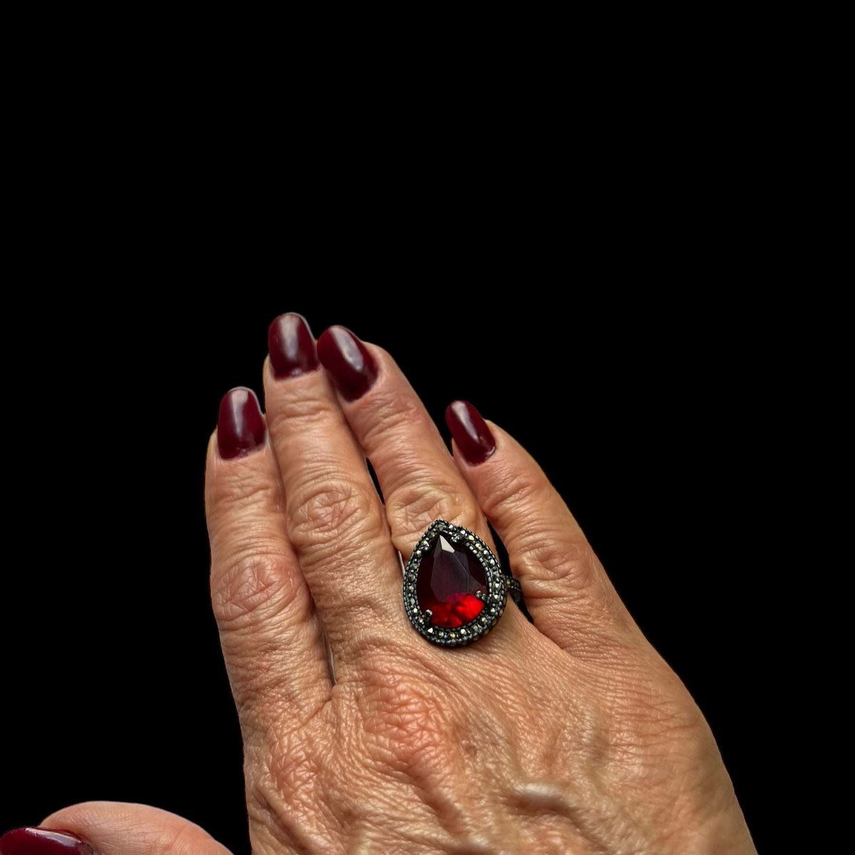 Anillo Drop Pav Escarlata Anillos de Joyería Regina Castillo