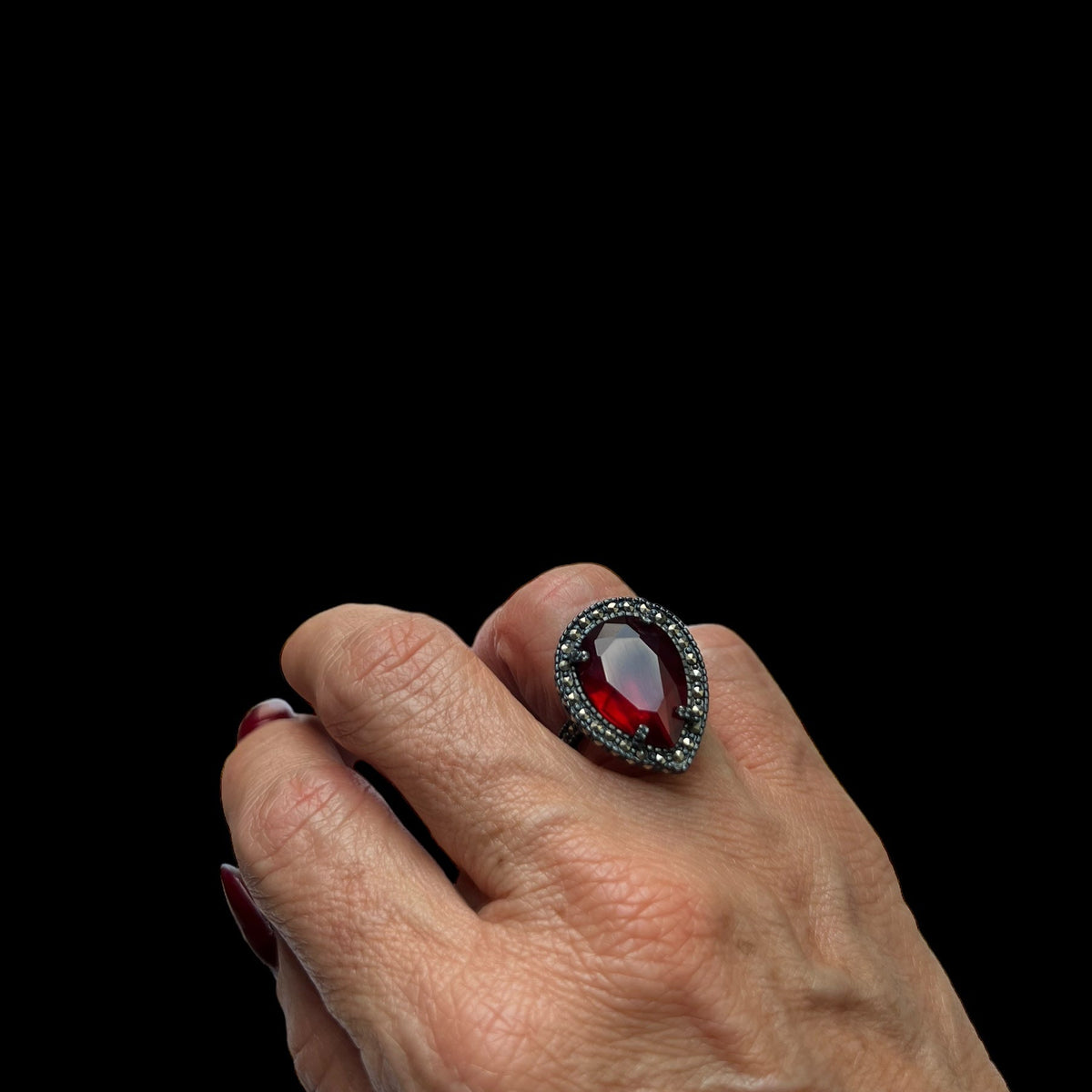 Anillo Drop Pav Escarlata Anillos de Joyería Regina Castillo