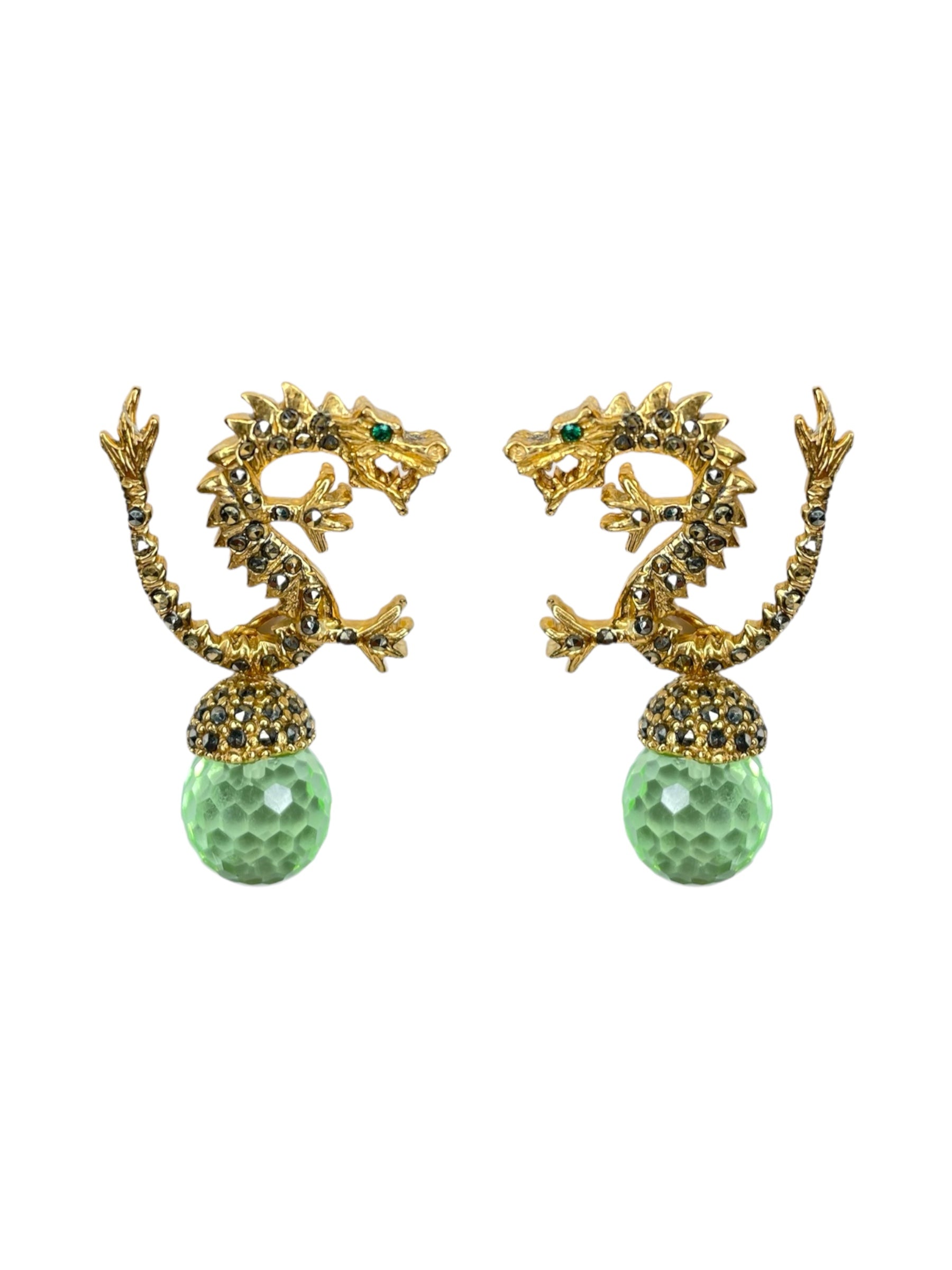 ARETE R  de Joyería Regina Castillo